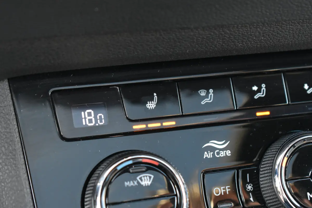 1.5TSi ACT 150PK DSG Sportline Business | Cruise Control | PDC V+A | Stoel- en stuurwielverwarming | Apple Carplay & Android Auto | Schuif-kanteldak