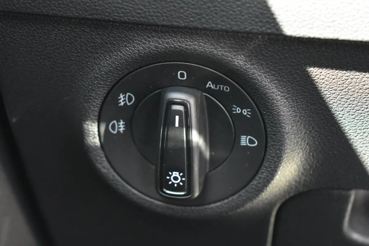 1.5TSi ACT 150PK DSG Sportline Business | Cruise Control | PDC V+A | Stoel- en stuurwielverwarming | Apple Carplay & Android Auto | Schuif-kanteldak