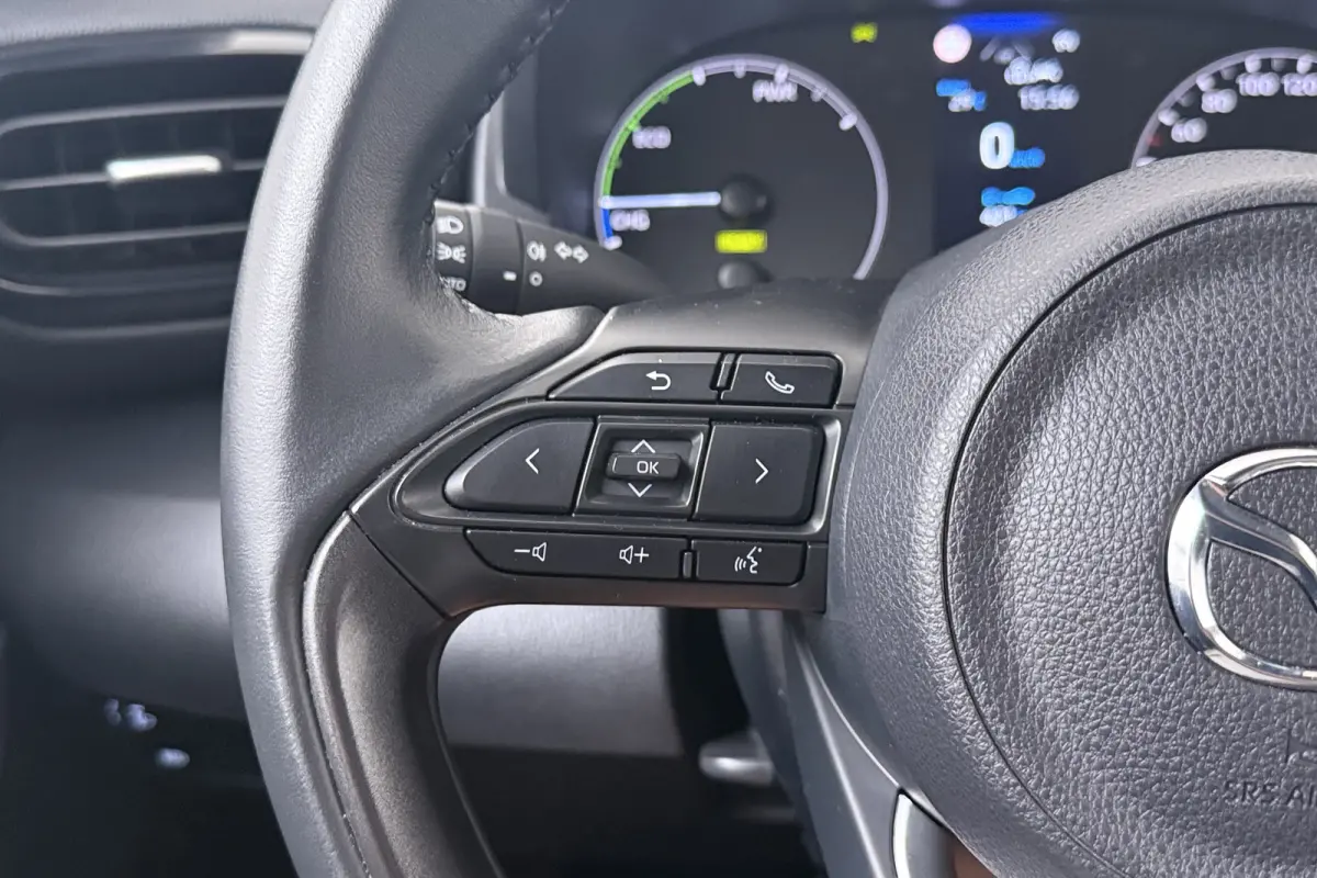 1.5 Centre-line Carplay Camera Climate LED 15'LMV