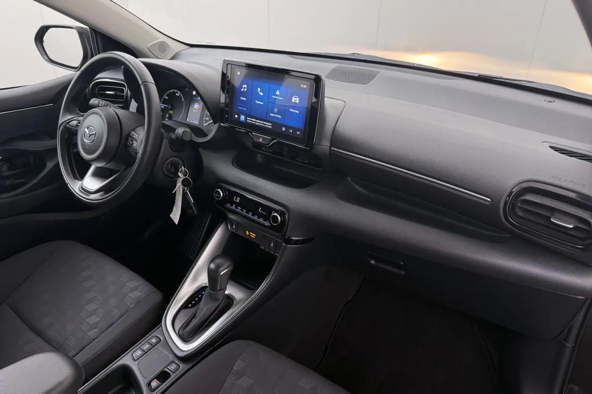 1.5 Centre-line Carplay Camera Climate LED 15'LMV