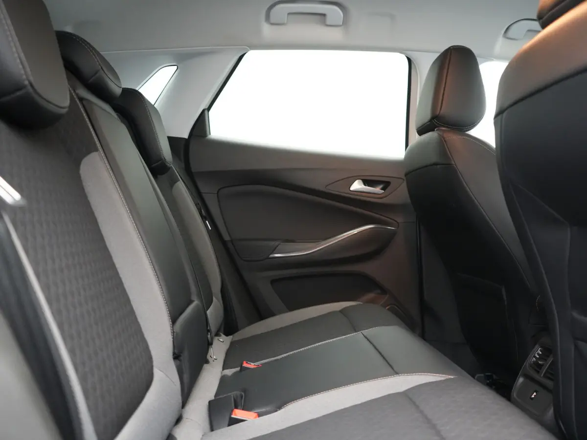 1.6 Turbo Hybrid Elegance PHEV 225pk Dealer O.H. | Camera | Voorstoelen Verwarmd | Keyless | Apple Carplay | Navigatie | Cruise Control | DAB | Plug In Hybrid |