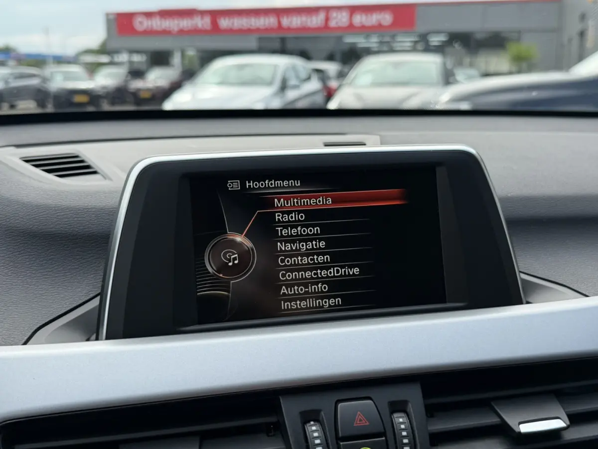 sDrive18i Advantage Navigatie Stoelverwarming Climate Control PDC Cruise Control