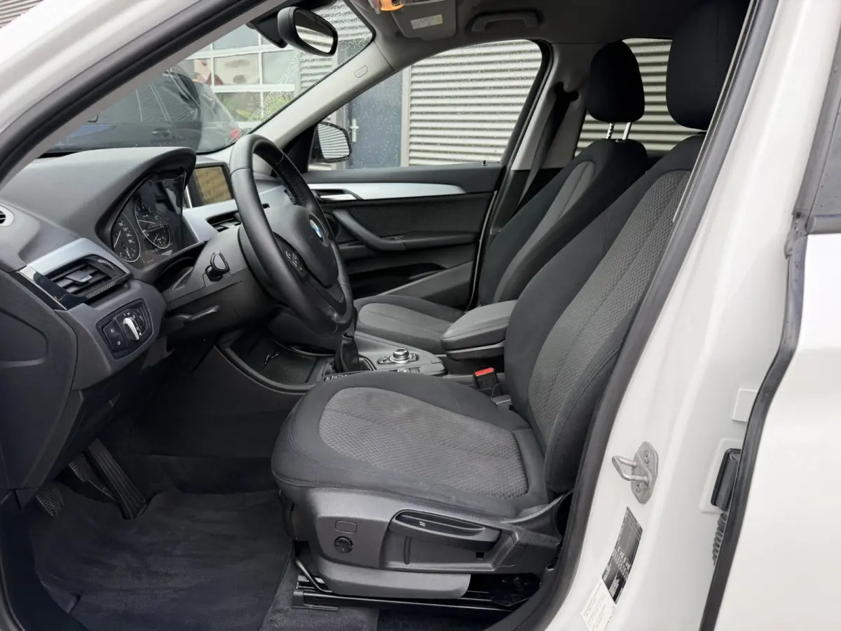 sDrive18i Advantage Navigatie Stoelverwarming Climate Control PDC Cruise Control