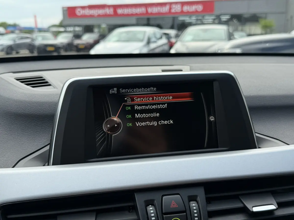 sDrive18i Advantage Navigatie Stoelverwarming Climate Control PDC Cruise Control
