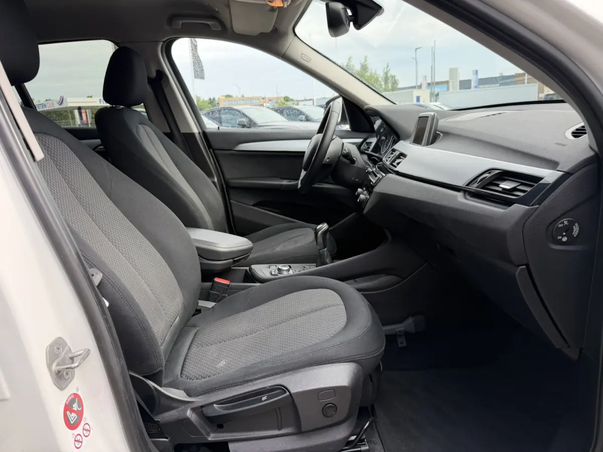 sDrive18i Advantage Navigatie Stoelverwarming Climate Control PDC Cruise Control