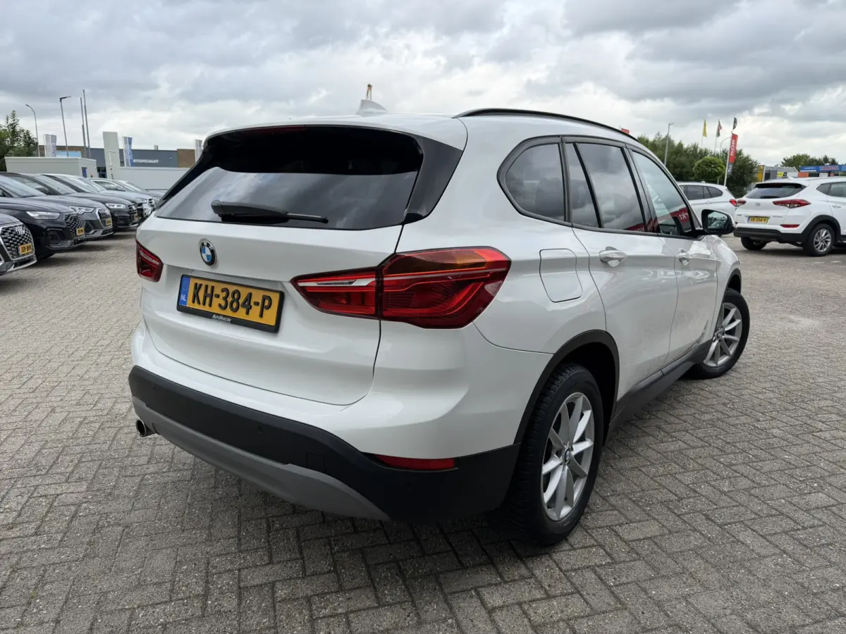 sDrive18i Advantage Navigatie Stoelverwarming Climate Control PDC Cruise Control