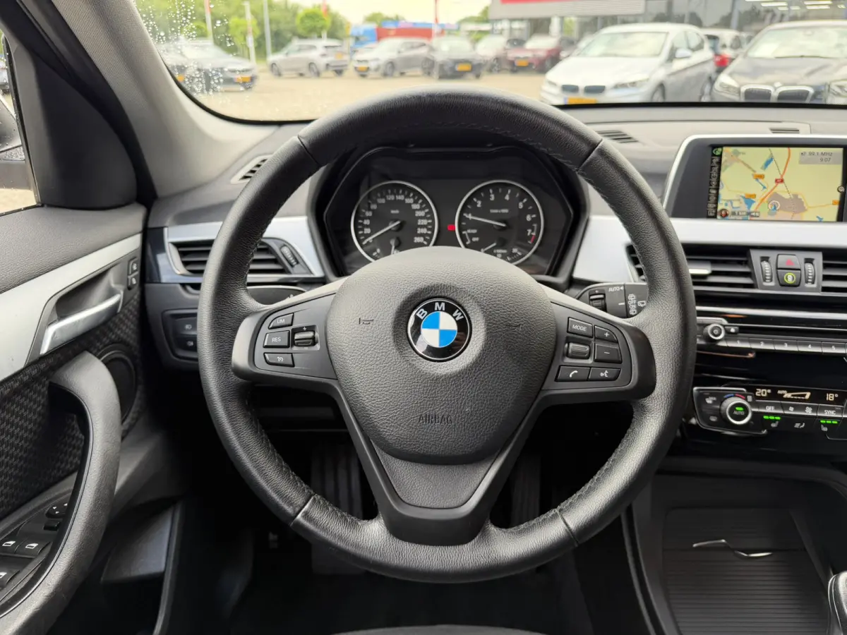 sDrive18i Advantage Navigatie Stoelverwarming Climate Control PDC Cruise Control