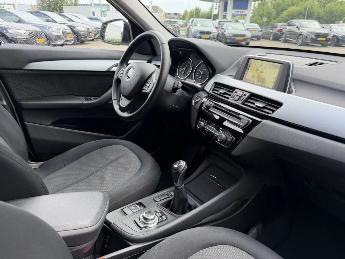 sDrive18i Advantage Navigatie Stoelverwarming Climate Control PDC Cruise Control