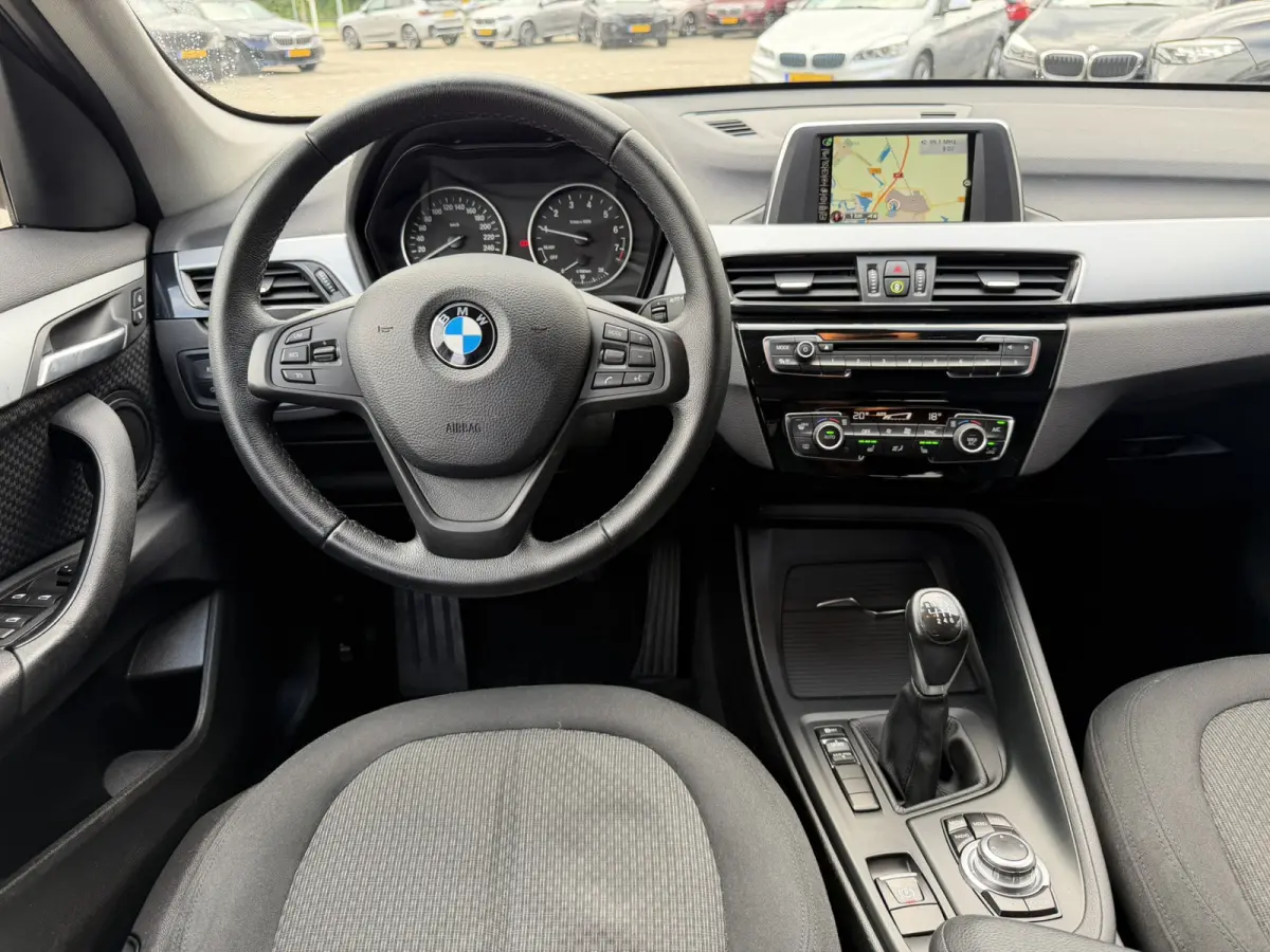 sDrive18i Advantage Navigatie Stoelverwarming Climate Control PDC Cruise Control