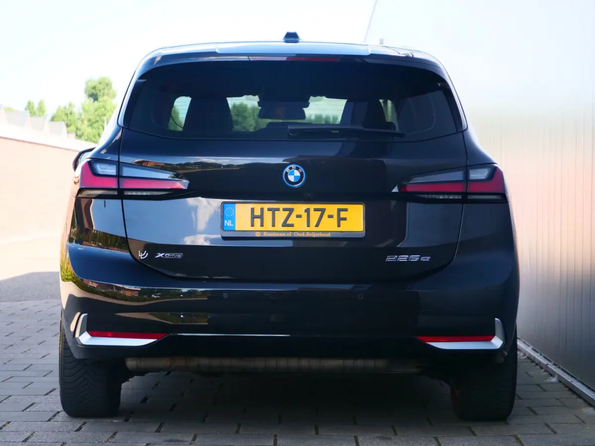 225e xDrive 245 Pk Automaat Navi / DAB / Camera / Apple Carplay