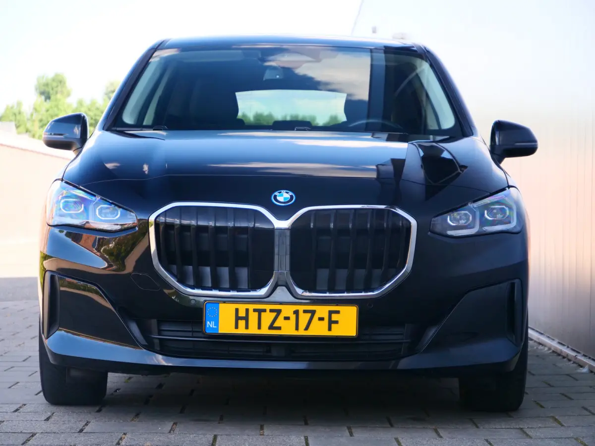 225e xDrive 245 Pk Automaat Navi / DAB / Camera / Apple Carplay