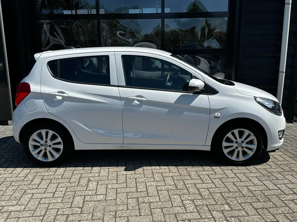 1.0 120 Jaar Edition | NAVIGATIE + APPLE CARPLAY/ANDROID AUTO| PARKEERSENSOREN ACHTER| CRUISE CONTROL| AIRCO| DAB ONTVANGER| DEALER ONDERHOUDEN|