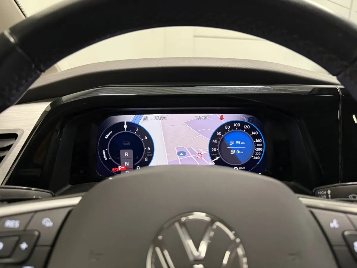 1.4 eHybrid Life 7p. PANO/TREKHAAK/SOH 91%/H&K/EL.SCHUIFDEUREN/IQ-LIGHT/ACC/KEYLESS/CAMERA/17"BLACK/EL.A.KLEP/TWO-TONE FORTANA RED-DEEP BLACK/NET BEURT GEHAD BIJ VW DEALER