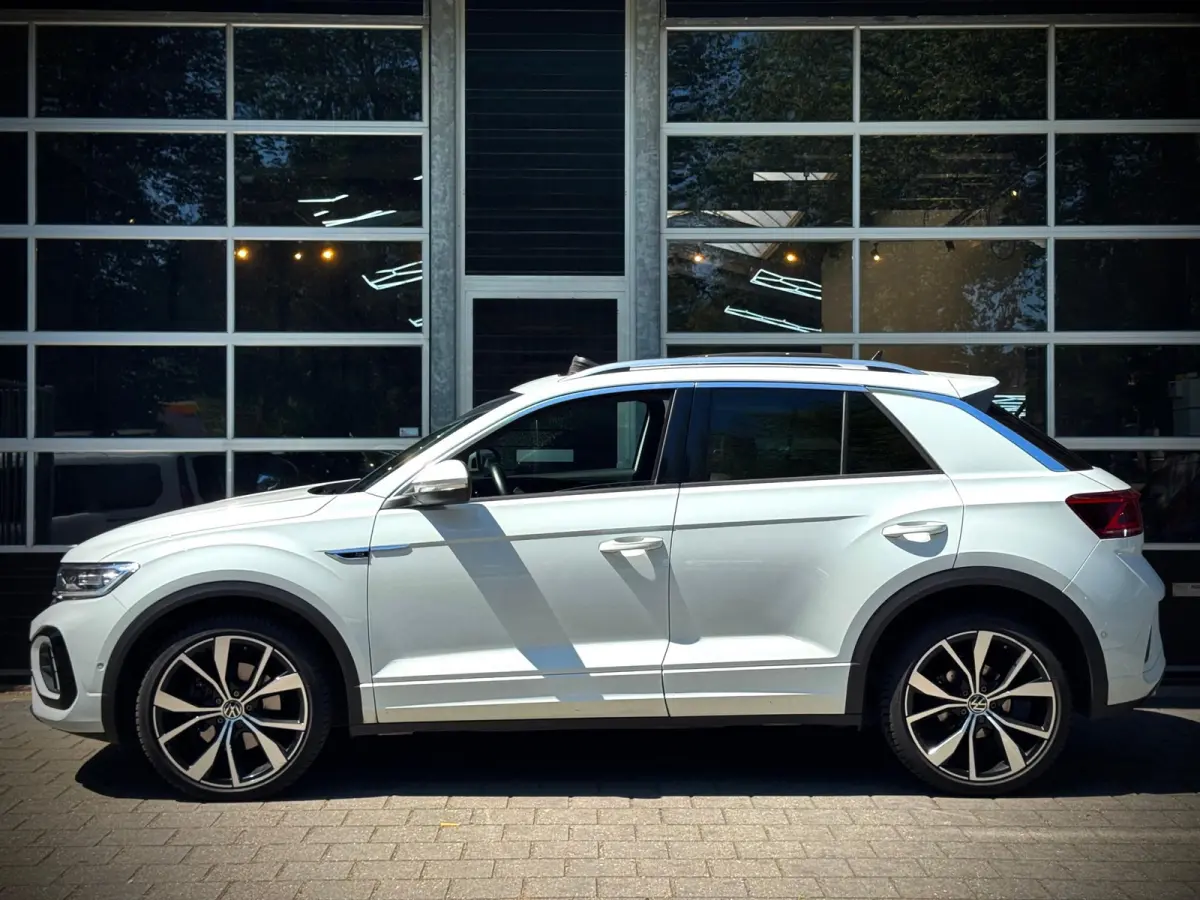 1.5 TSI R-Line | PANO | VIRTUAL | KEYLESS | CAMERA |