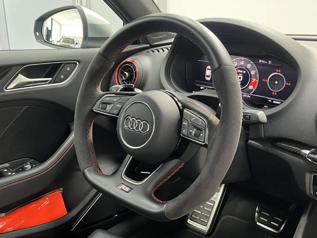 RS3 2.5 TFSI Quattro*PANO*ACC*KW*RS-ZETELS*B&O*CARBON*