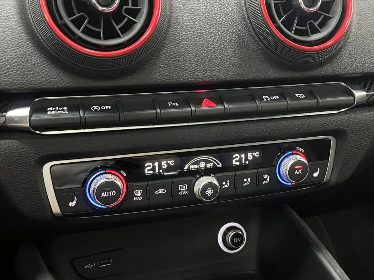 RS3 2.5 TFSI Quattro*PANO*ACC*KW*RS-ZETELS*B&O*CARBON*