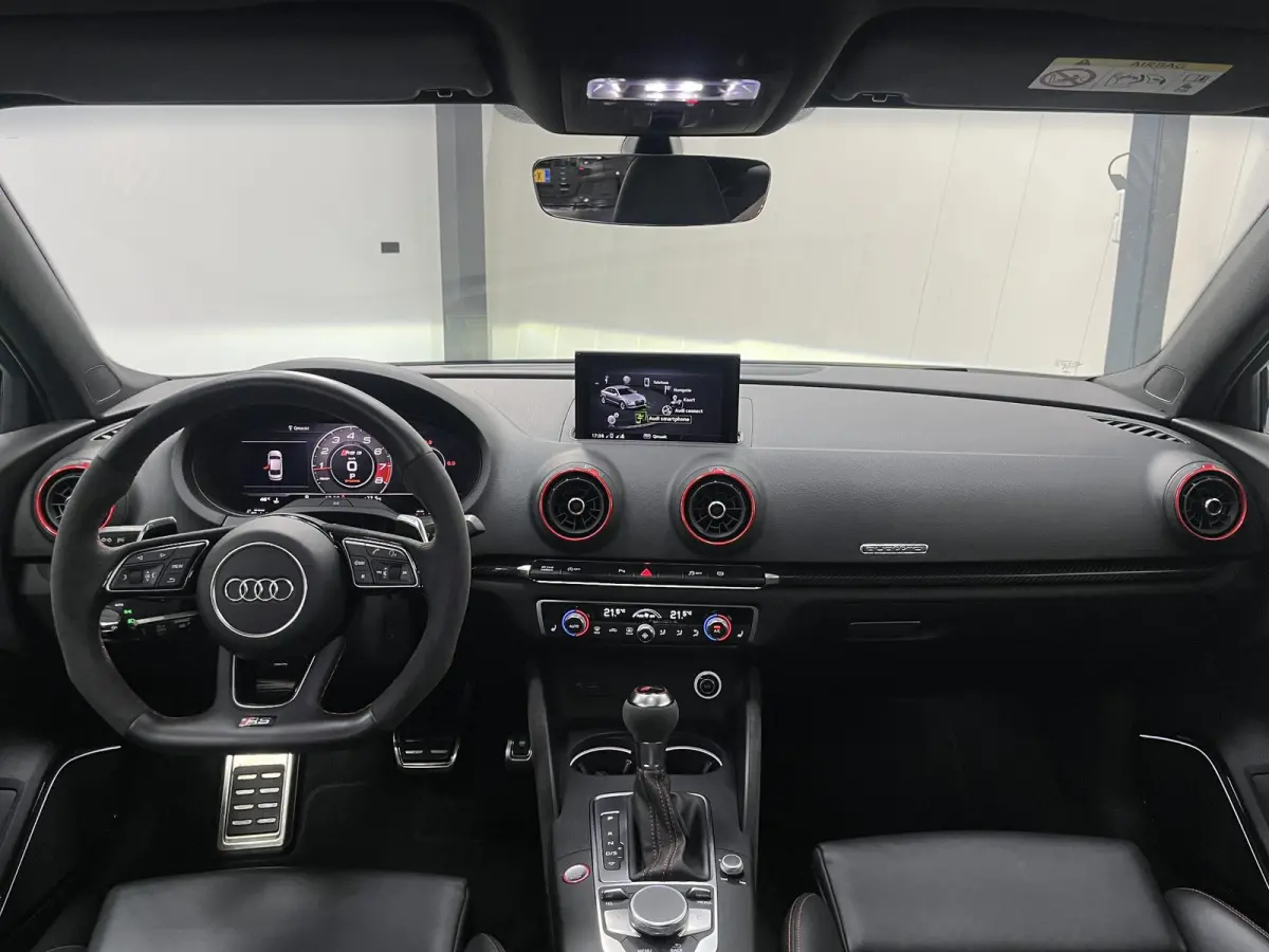 RS3 2.5 TFSI Quattro*PANO*ACC*KW*RS-ZETELS*B&O*CARBON*