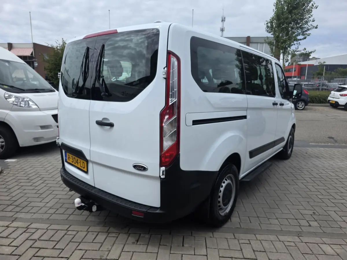 320 2.0 TDCI L1H1 Trend 9 personen