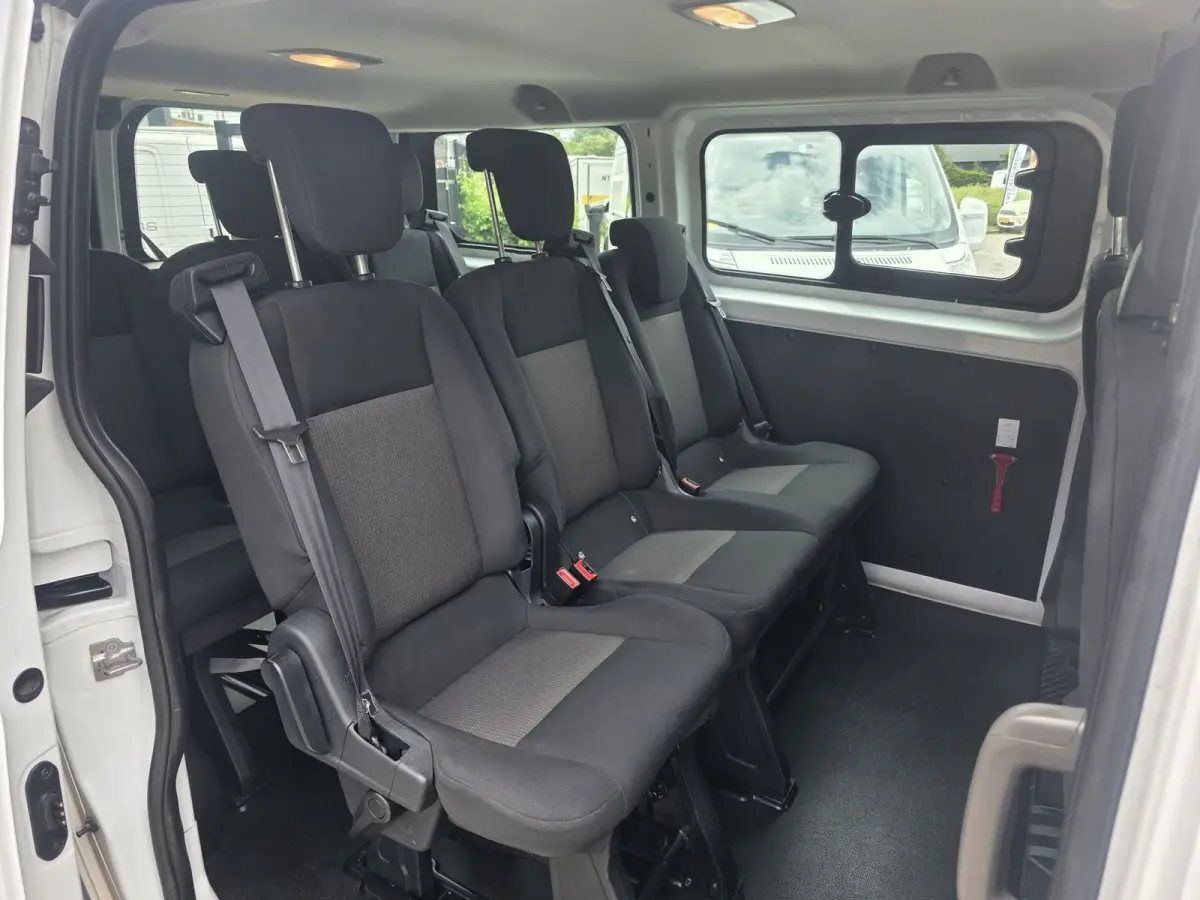 320 2.0 TDCI L1H1 Trend 9 personen