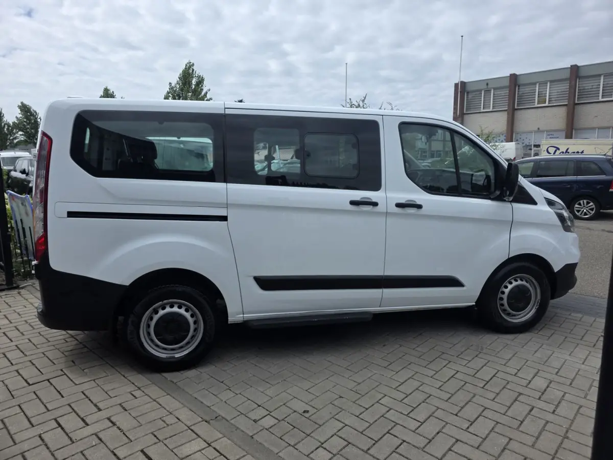 320 2.0 TDCI L1H1 Trend 9 personen