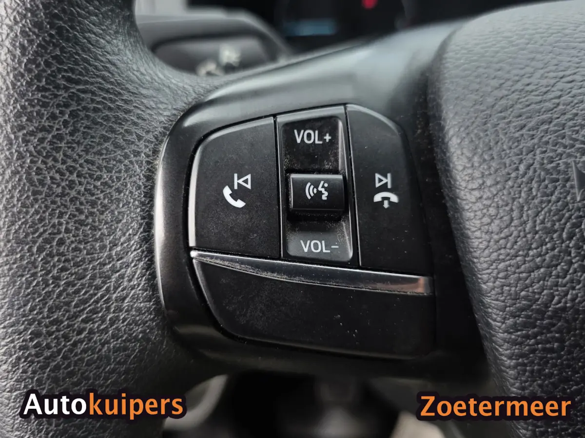320 2.0 TDCI L1H1 Trend 9 personen