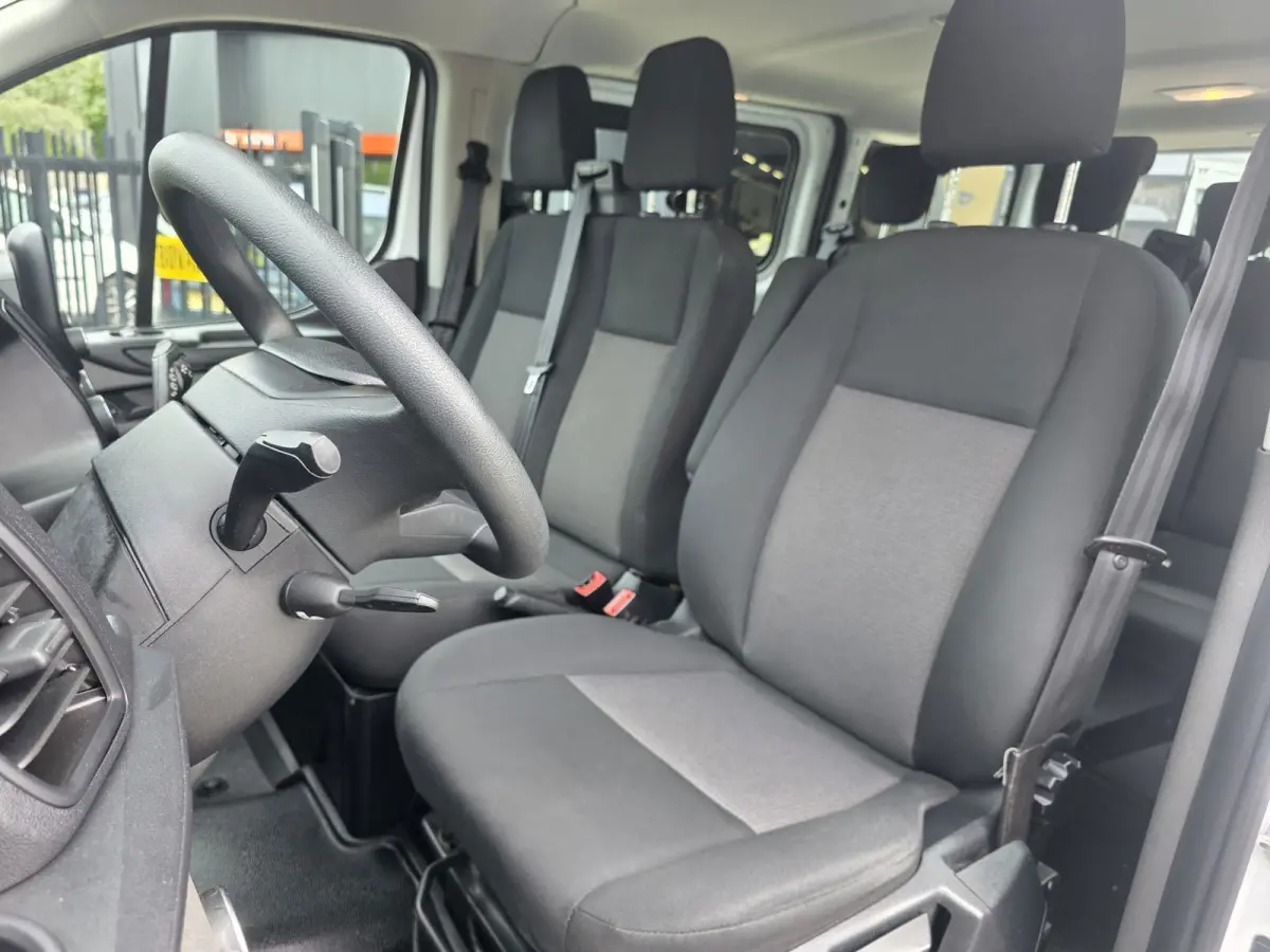 320 2.0 TDCI L1H1 Trend 9 personen