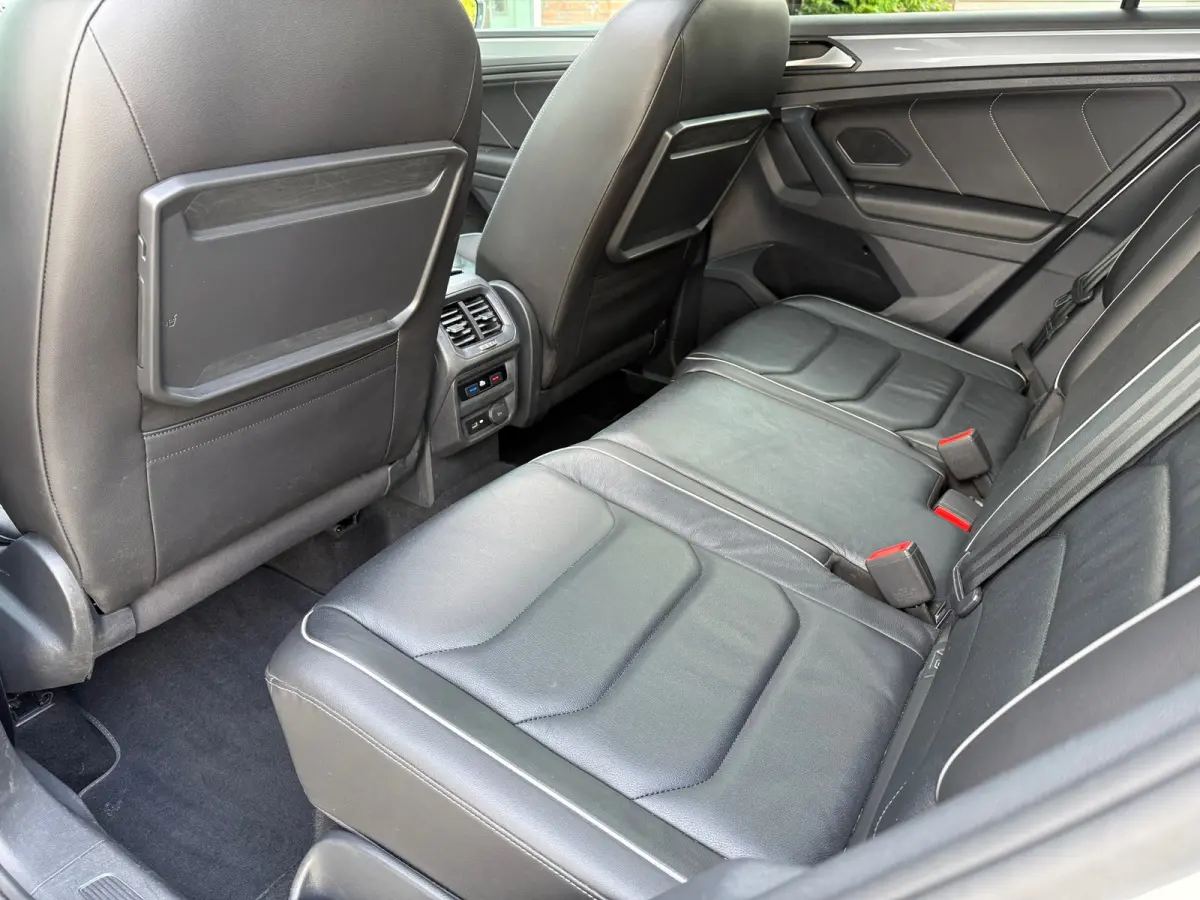 1.5 TSI ACT Highline Business R - Pano/Schuifdak- Leder - Navi - Afn.Trekhaak - Virt.Cockpit
