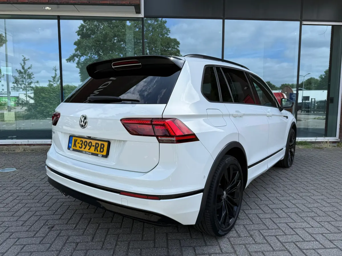 1.5 TSI ACT Highline Business R - Pano/Schuifdak- Leder - Navi - Afn.Trekhaak - Virt.Cockpit