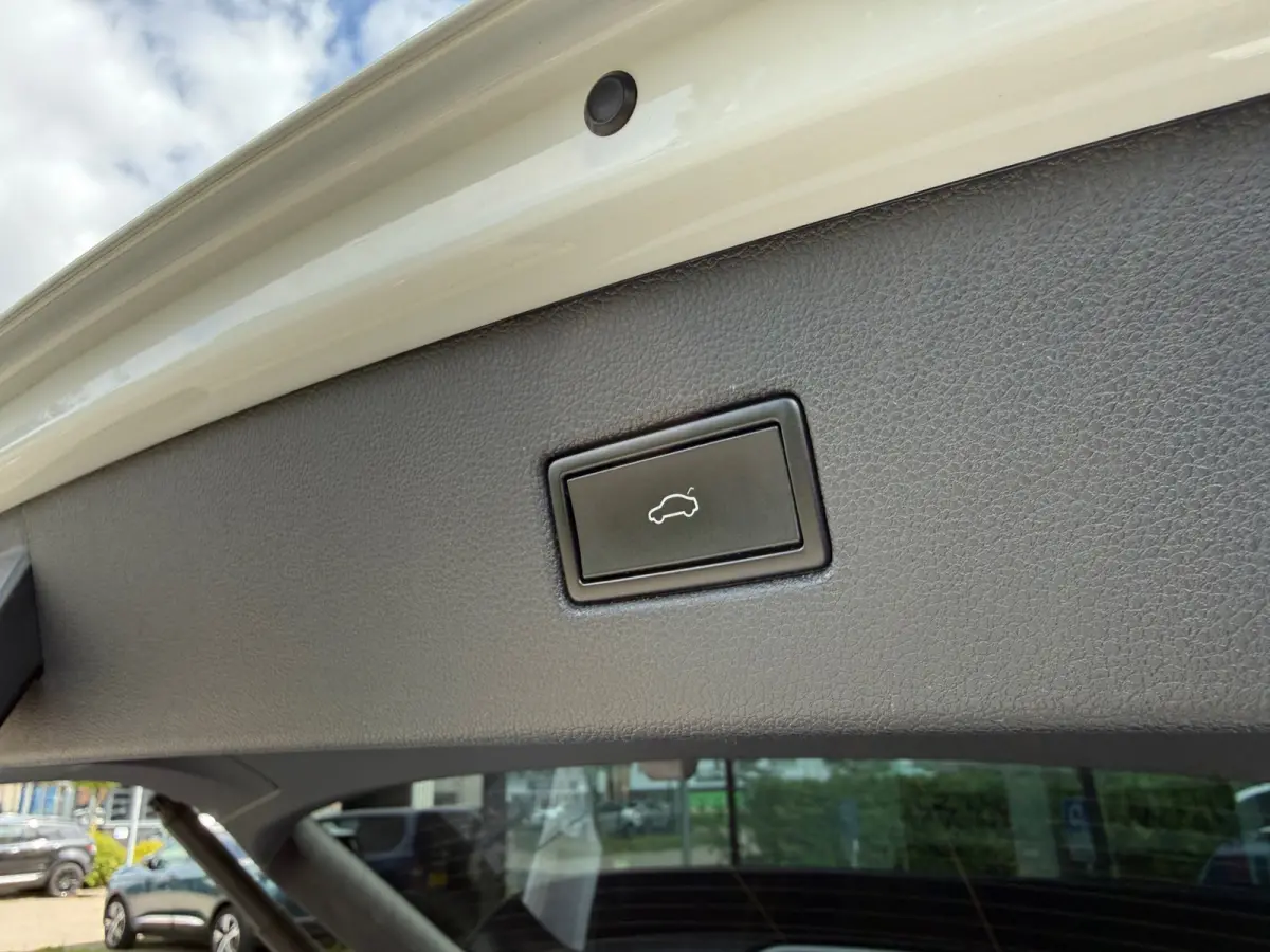 1.5 TSI ACT Highline Business R - Pano/Schuifdak- Leder - Navi - Afn.Trekhaak - Virt.Cockpit