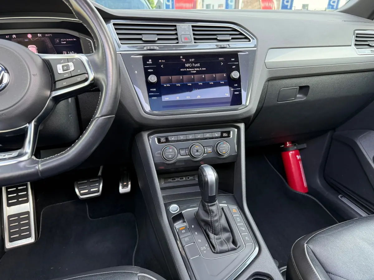1.5 TSI ACT Highline Business R - Pano/Schuifdak- Leder - Navi - Afn.Trekhaak - Virt.Cockpit