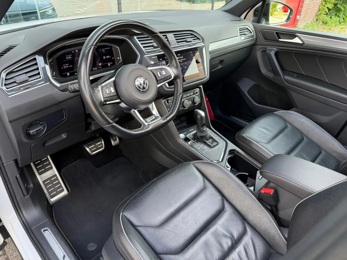 1.5 TSI ACT Highline Business R - Pano/Schuifdak- Leder - Navi - Afn.Trekhaak - Virt.Cockpit