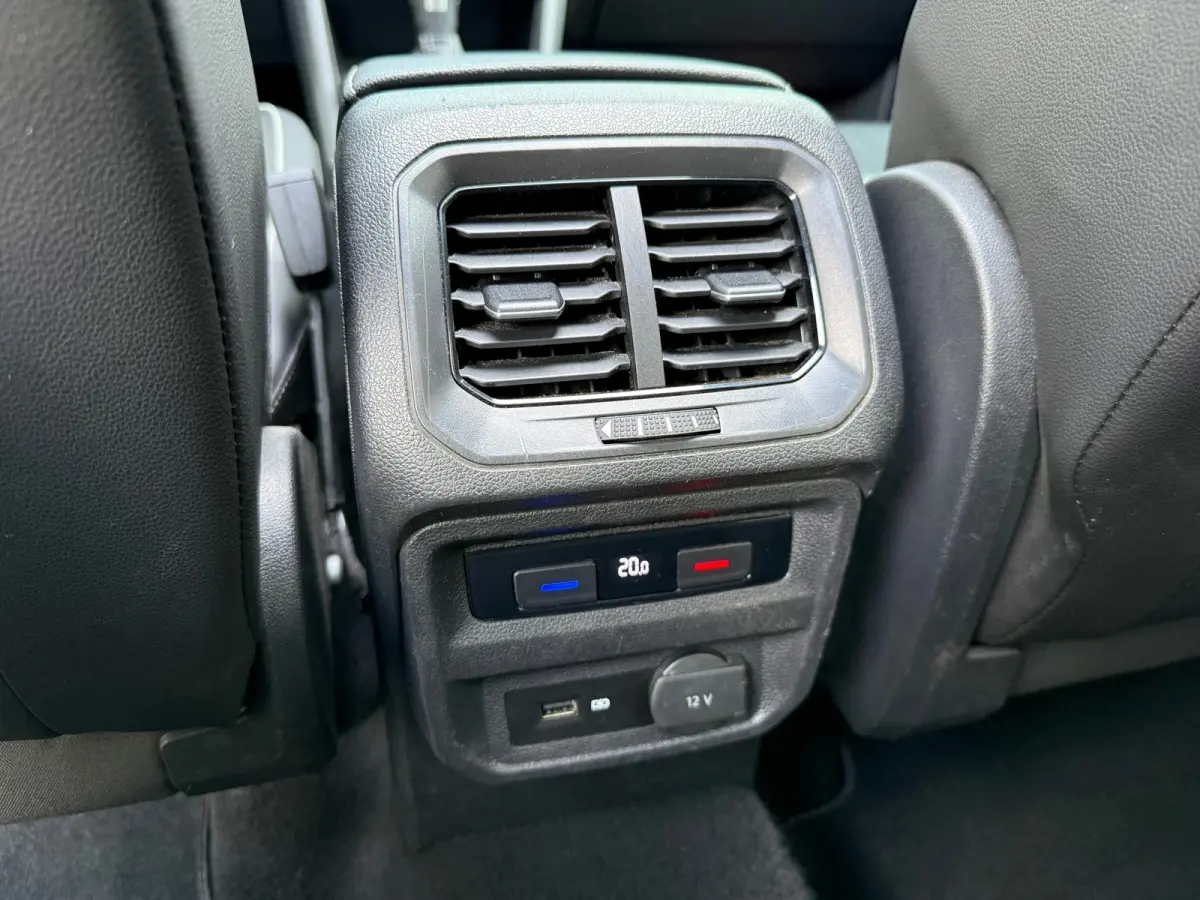 1.5 TSI ACT Highline Business R - Pano/Schuifdak- Leder - Navi - Afn.Trekhaak - Virt.Cockpit
