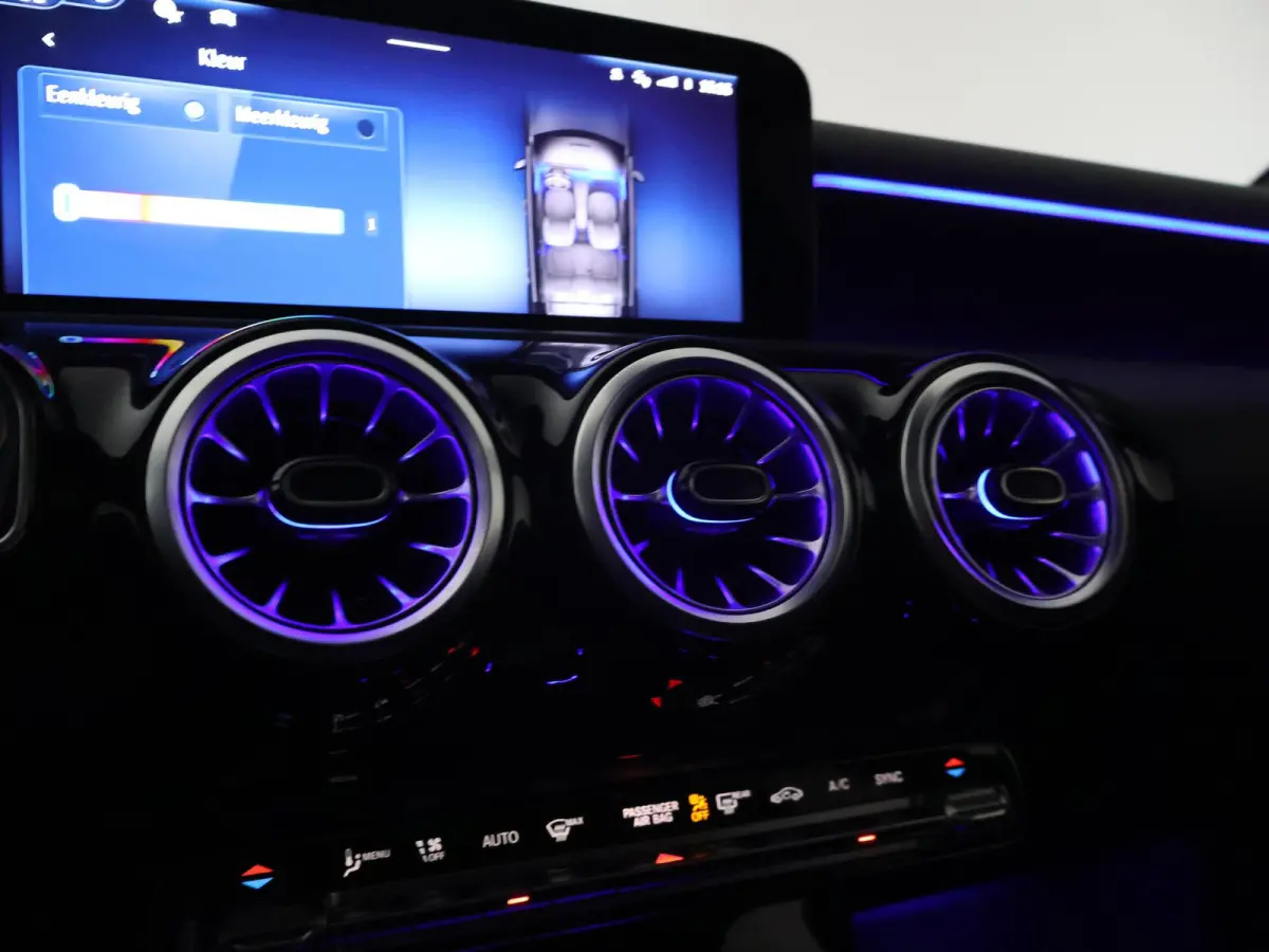 180 STAR EDITION AMG LINE LIMITED + PANORAMA | SFEERVERLICHTING | 19 INCH LMV | CAMERA