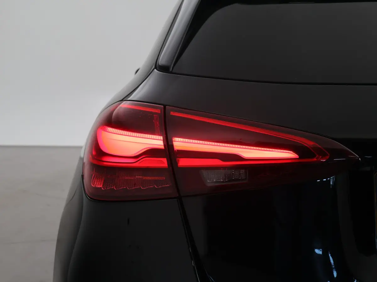 180 STAR EDITION AMG LINE LIMITED + PANORAMA | SFEERVERLICHTING | 19 INCH LMV | CAMERA