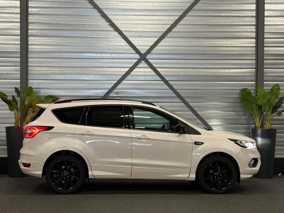 1.5 EcoBoost ST Line XENON/NAVI/CRUISE/SFEERV/CARPLAY/STOEL+STUURVERW/PDC/CLIMATE/TREKHAAK/12-MND-GARANTIE