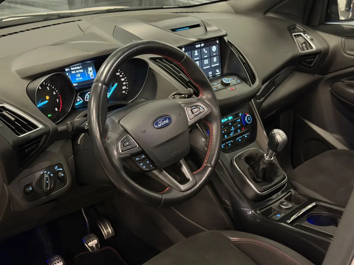 1.5 EcoBoost ST Line XENON/NAVI/CRUISE/SFEERV/CARPLAY/STOEL+STUURVERW/PDC/CLIMATE/TREKHAAK/12-MND-GARANTIE