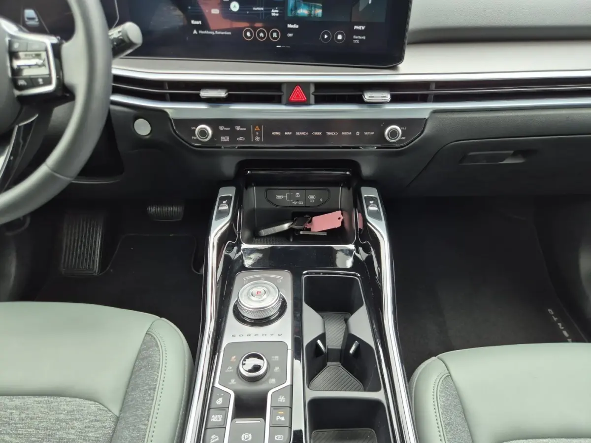 1.6 T-GDi Plug-in Hybrid 4WD DynamicPlusLine 7p | Climate Control | Cruise Control | Navigatie | 360° Camera | 7-Zits | Stoelverwarming | Panorama Dak | Elektrische Kofferklep |