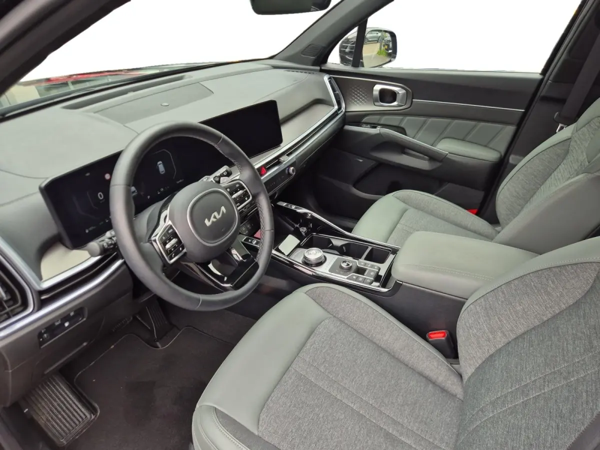 1.6 T-GDi Plug-in Hybrid 4WD DynamicPlusLine 7p | Climate Control | Cruise Control | Navigatie | 360° Camera | 7-Zits | Stoelverwarming | Panorama Dak | Elektrische Kofferklep |