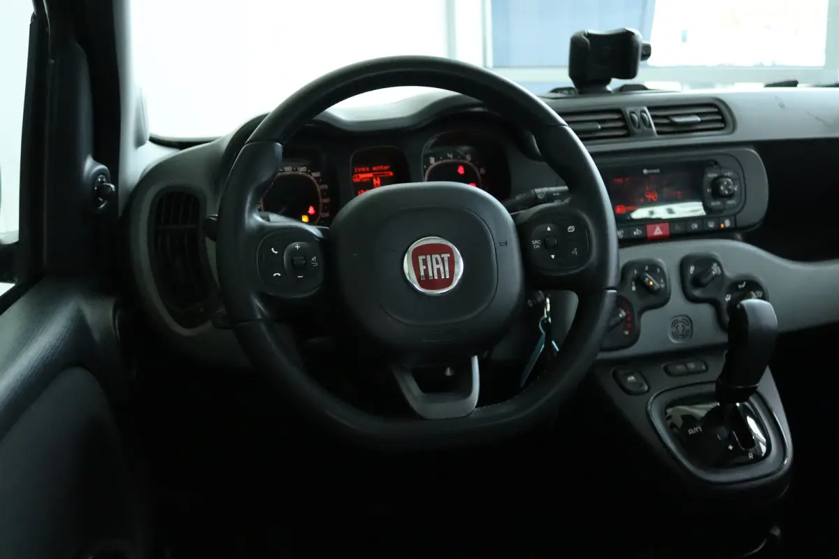 0.9 TwinAir Lounge AUTOMAAT | 1st eigenaar | Airco | Trekhaak | Parkeersensoren | Radio | Elektr. ramen |