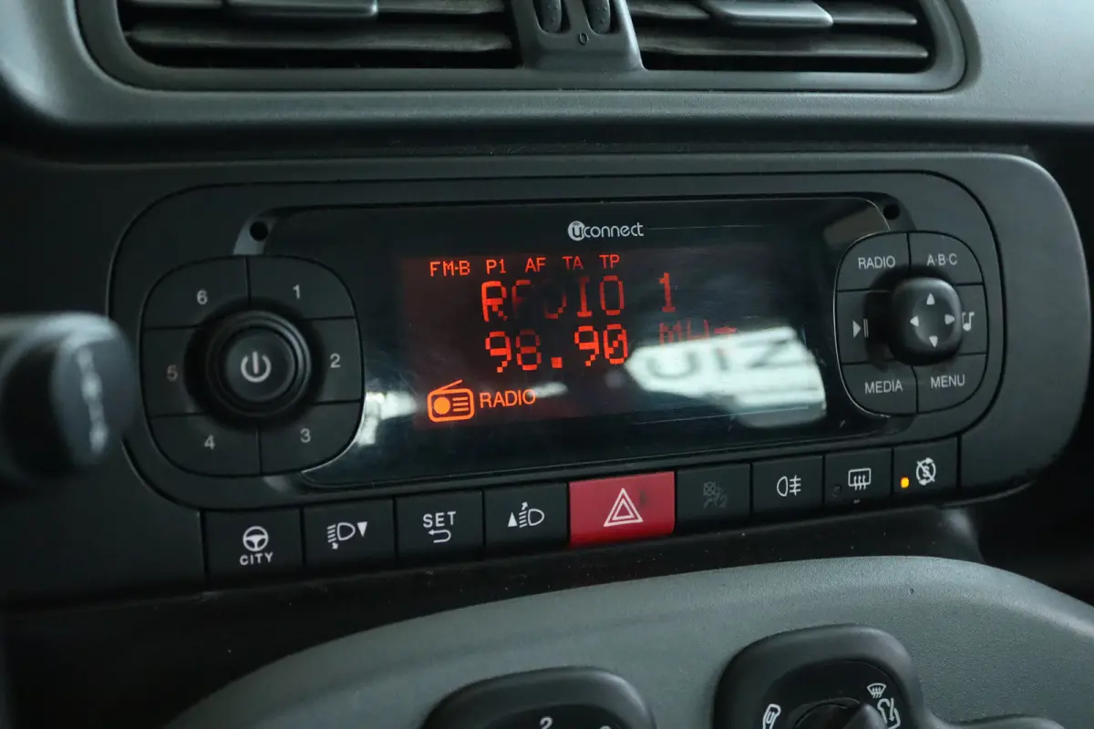0.9 TwinAir Lounge AUTOMAAT | 1st eigenaar | Airco | Trekhaak | Parkeersensoren | Radio | Elektr. ramen |