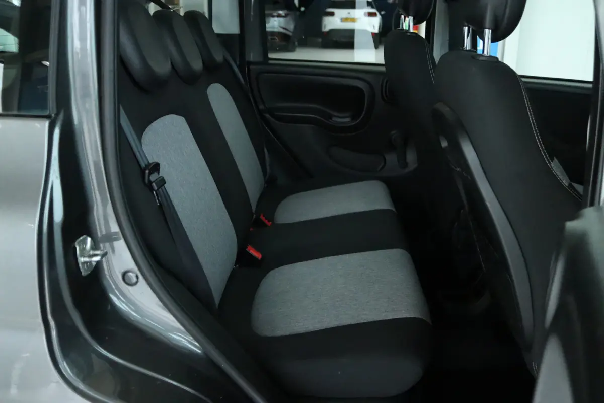 0.9 TwinAir Lounge AUTOMAAT | 1st eigenaar | Airco | Trekhaak | Parkeersensoren | Radio | Elektr. ramen |