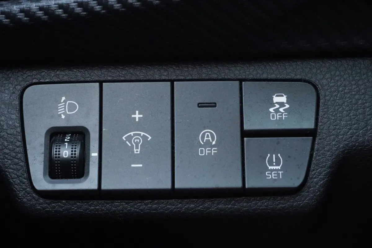 1.0 T-GDi MHEV GT-Line+Led+Leder+ecc+camera+Breed-Navigatie+Stoel&Stuur-verw = SUPER !!