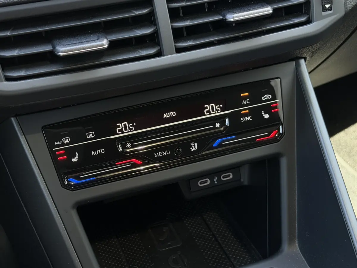 1.0 TSI R-Line Business | NL 1e eig./Pano-Schuifdak/IQ Light/Adapt.Cruise/Keyless/Carplay