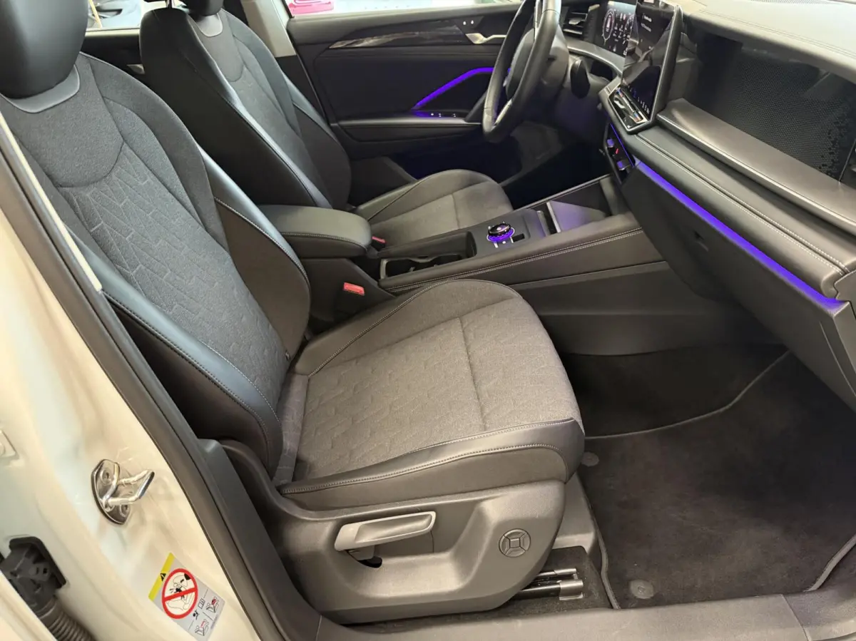 1.5 eTSI Life Edition 7p | 2025 | Automaat