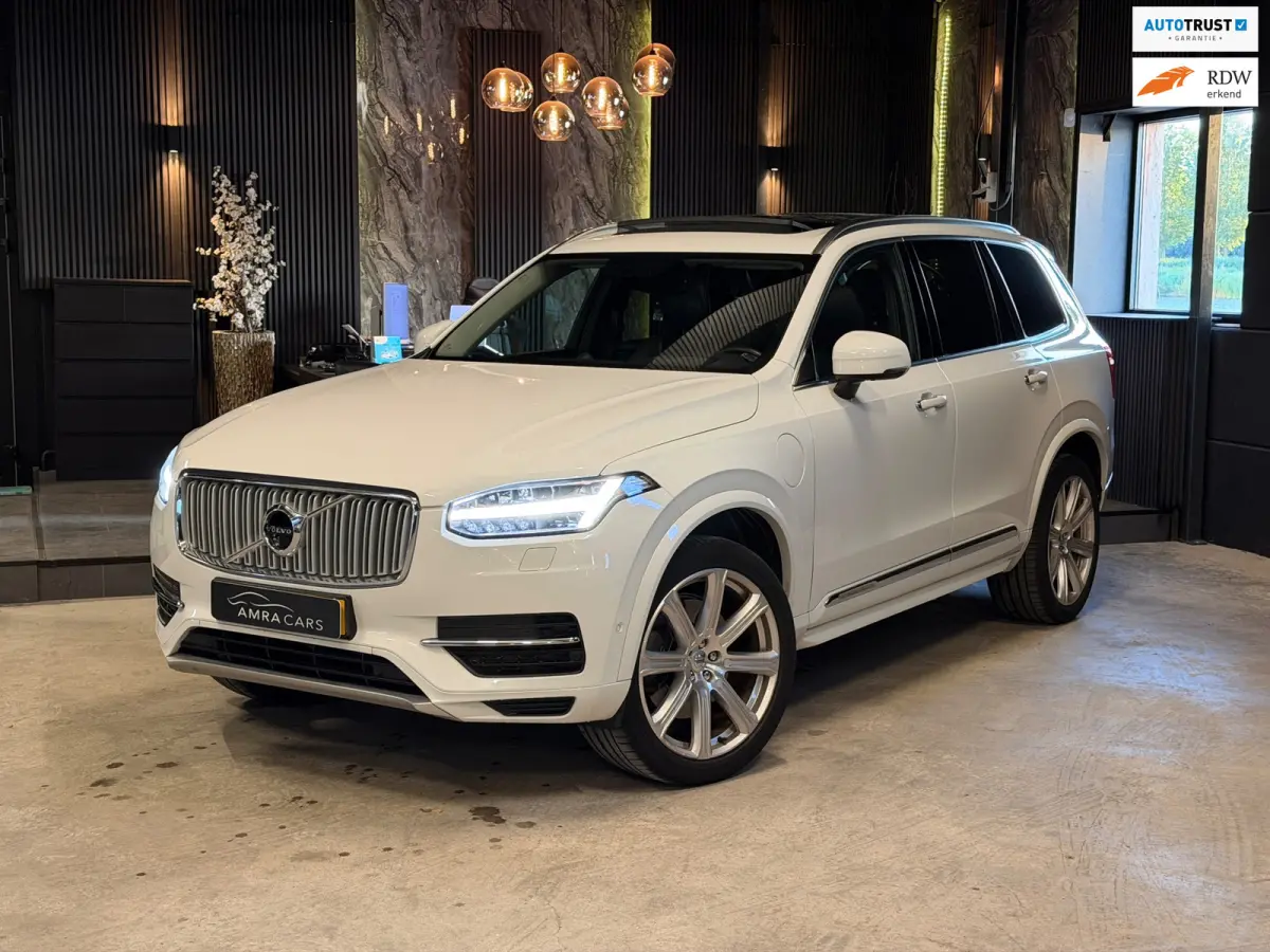2.0 T8 Twin Engine AWD Inscription|FULL OPTIONS!