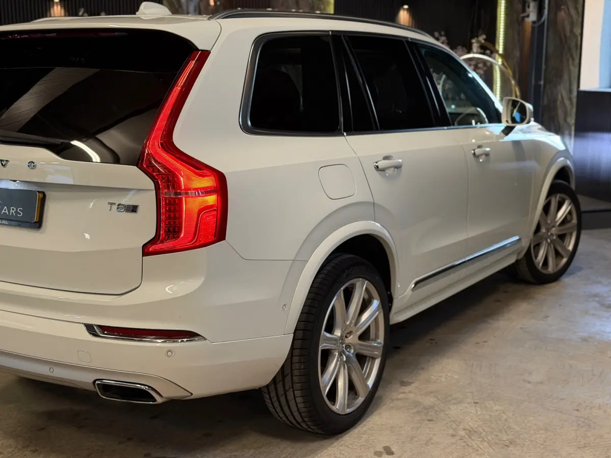 2.0 T8 Twin Engine AWD Inscription|FULL OPTIONS!