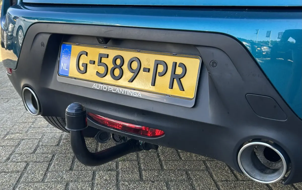 1.2 PureTech Grand Chic 156PK | BOMVOL | AUTOMAAT | 1e Eigenaar | NL AUTO | Trekhaak | DAB+ | 18 Inch | Lederen Bekleding | Navigatie | Climate Control | Apdative Cruise Control | Head Up Di