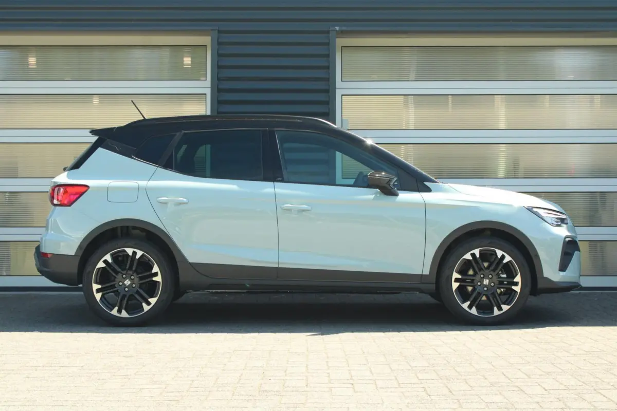 1.0 EcoTSI 95pk FR Business Connect | Voorstoelen Verwarmd | Parkeersensoren