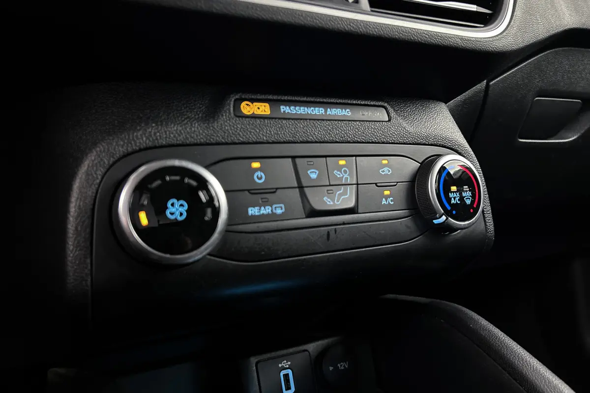 1.0 EcoBoost Hybrid | Camera | LED koplampen | Apple Carplay