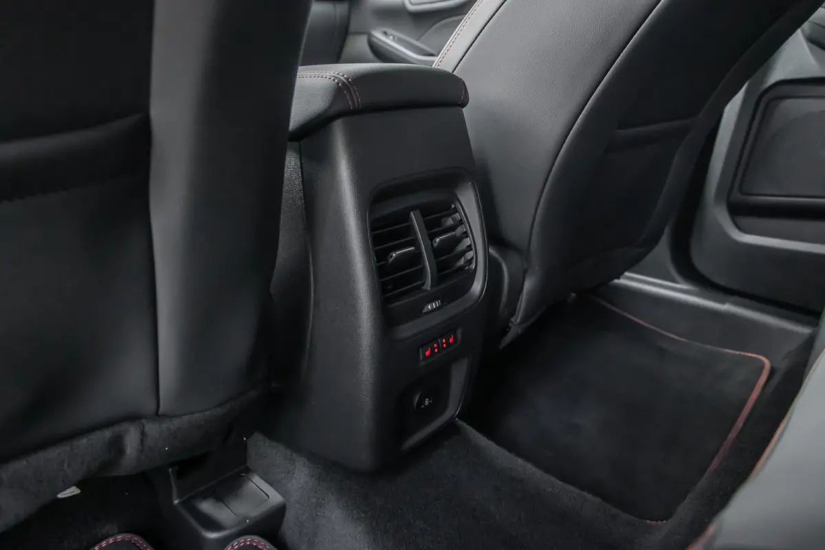 2.5 PHEV ST-Line X Adaptieve cruise | Matrix LED | B&O Audio | AGR Stoelen incl. memory | Head-up display | Trekhaak| Dodehoek detectie | 2100kg trekgewicht | Keyless | Elec. achterklep